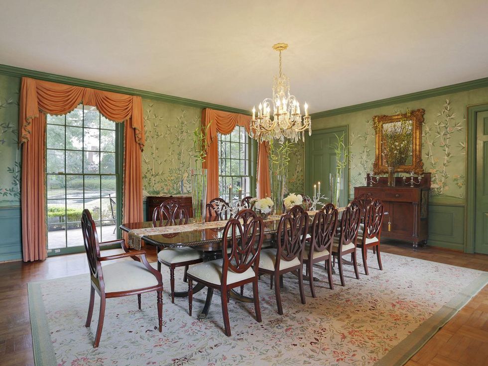 13 On the Market 3 Remington Lane John Staub April 2014 dining room