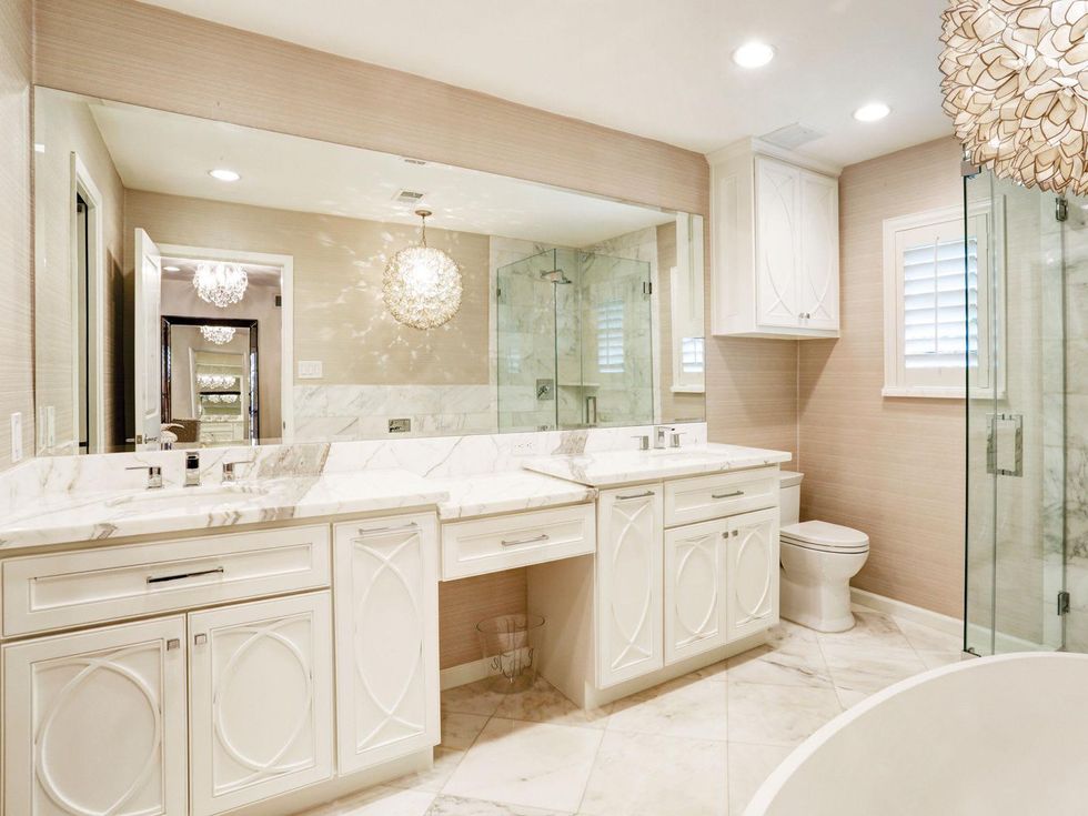 13 On the Market 5688 Green Tree Road December 2014