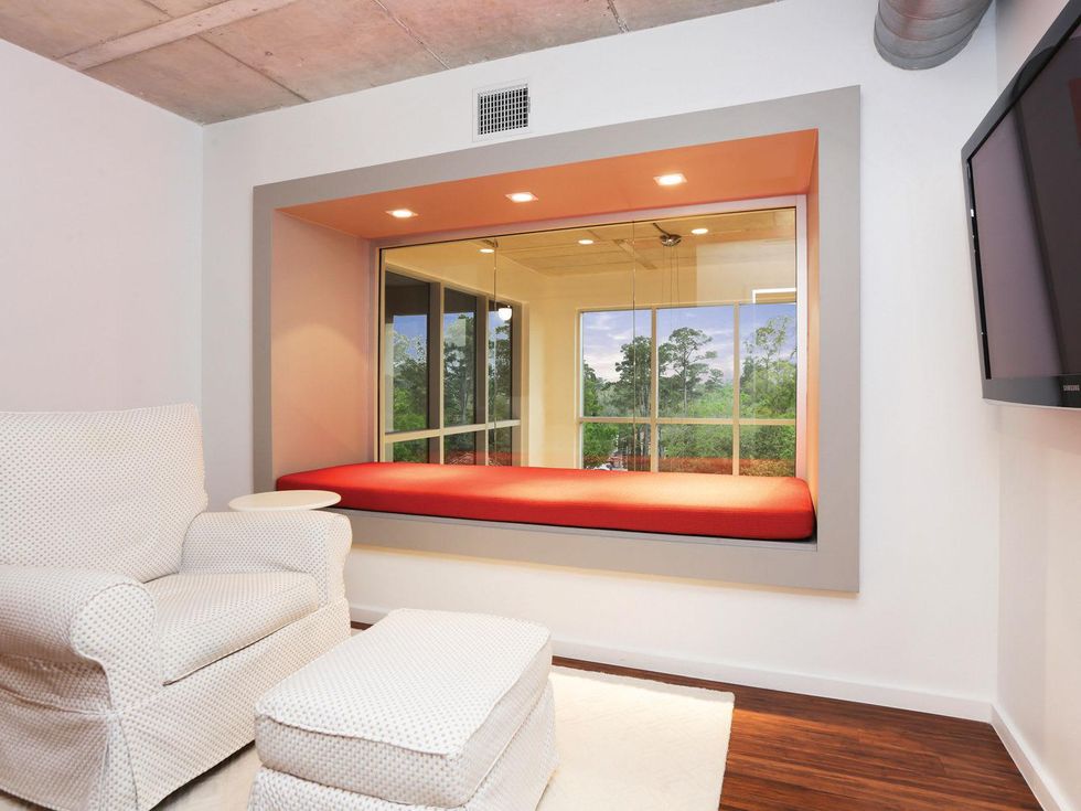 13 On the Market 6007 Memorial Drive No. 401 April 2014