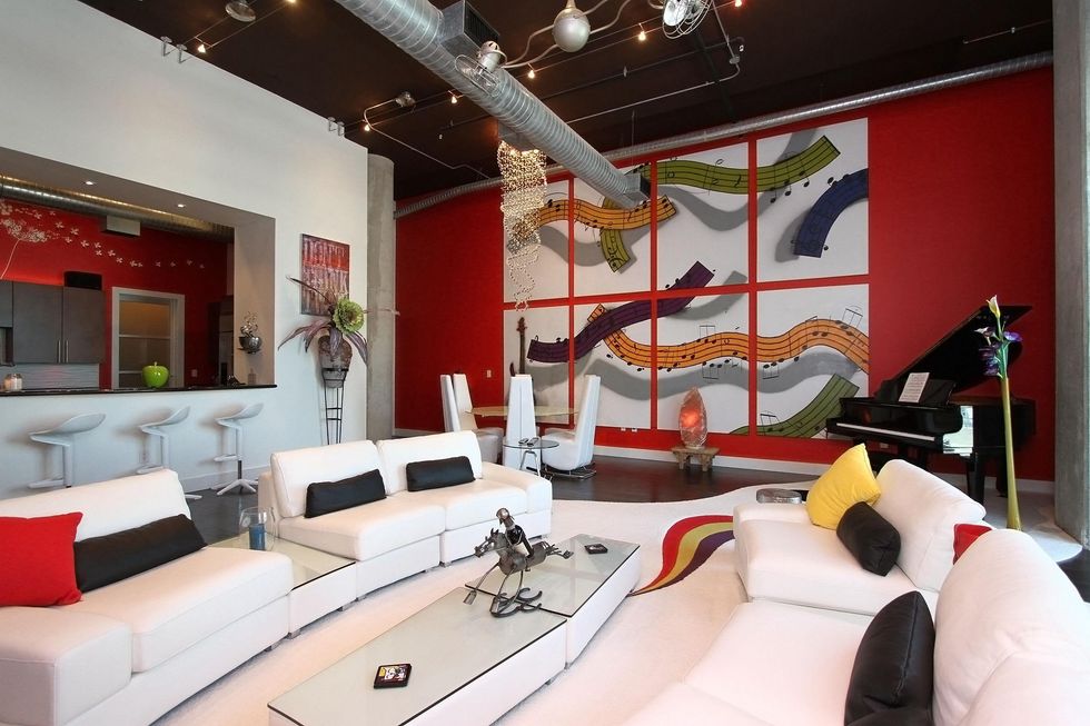 13 On the Market Bagby 2000 Unit 15400 March 2014