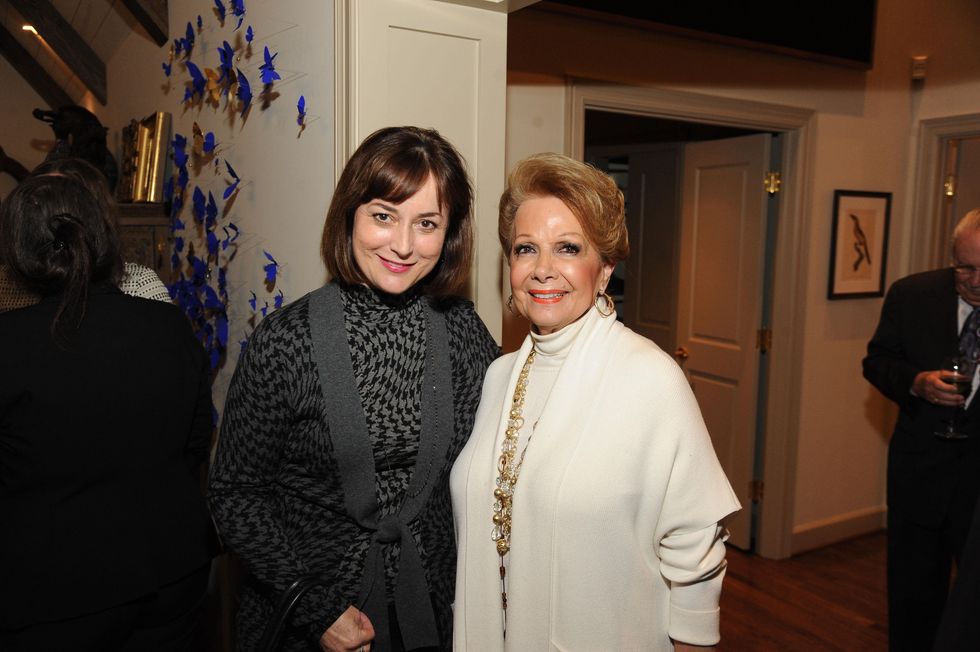 14 3522 Leigh Smith, left, and Philamena Baird at the Reception Honoring Mayor for Arts Leadership February 2015