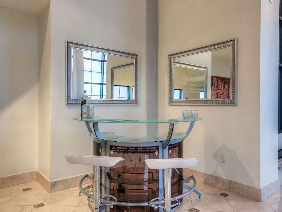 14 On the Market 1005 S. Shepherd Dr. No. 814 penthouse May 2014