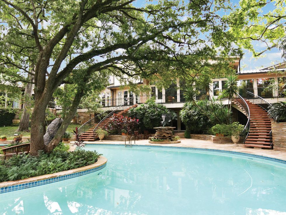 14 On the Market 3940 Inverness Drive February 2014