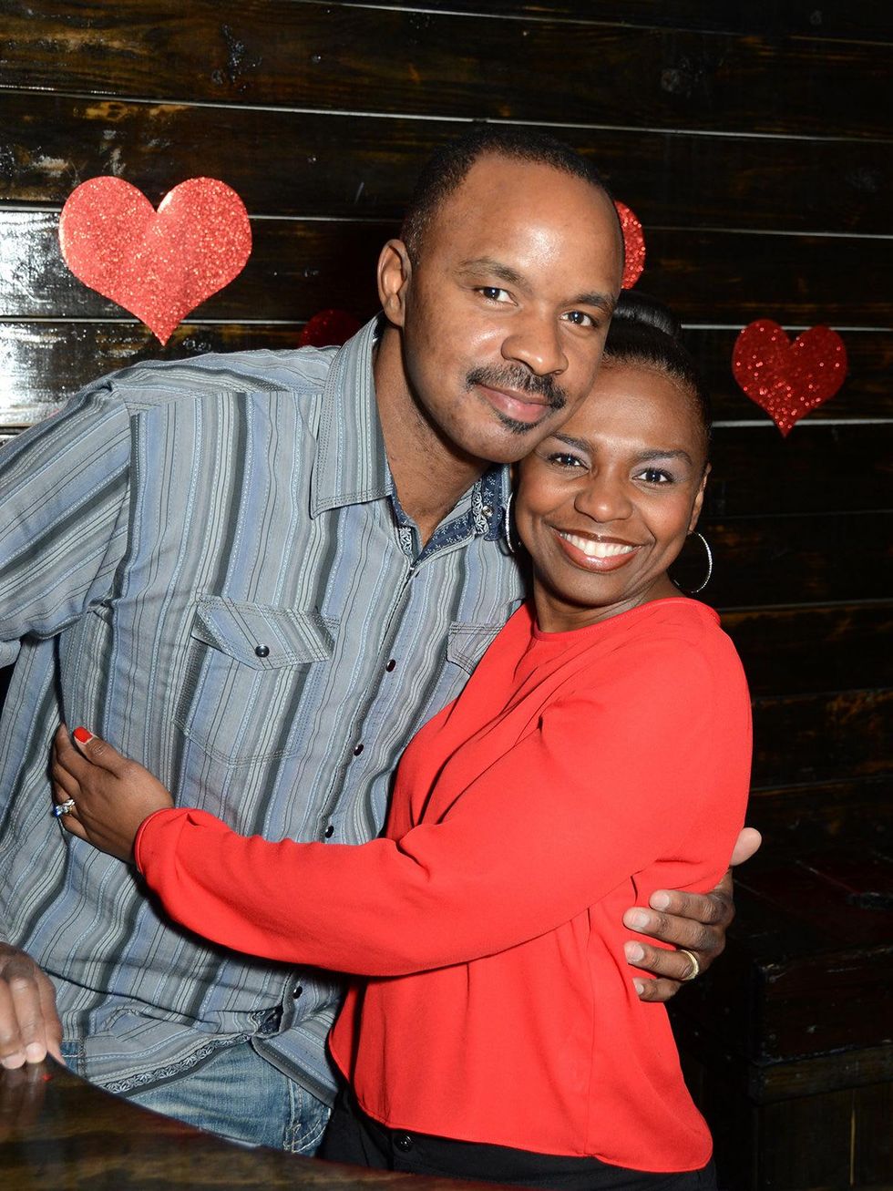 Girls pay to kiss a trio of reality TV star hunks in Houston Talk