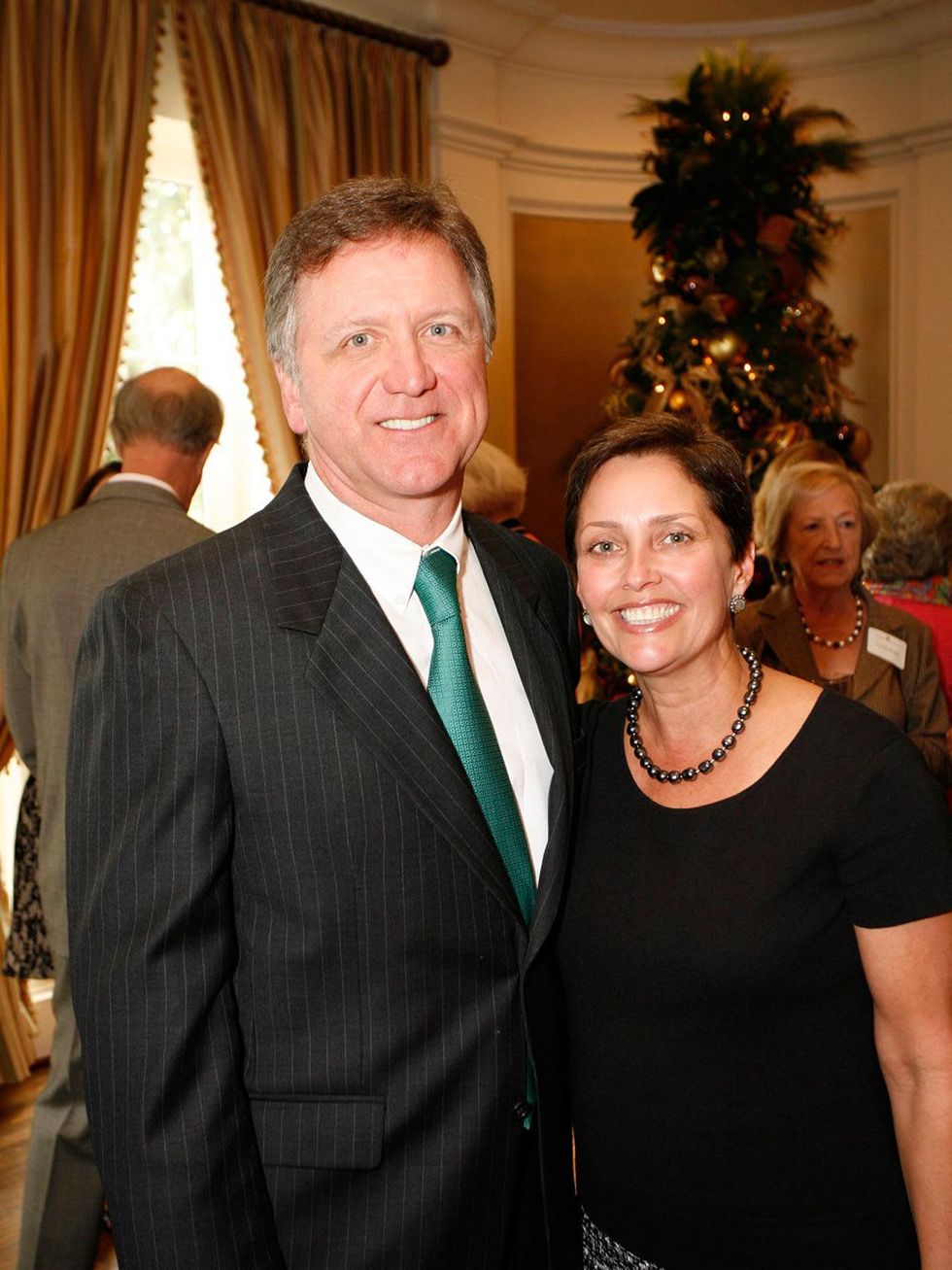 15 Bass and Jackie Wallace at the Houston Botanical Gardens luncheon December 2013