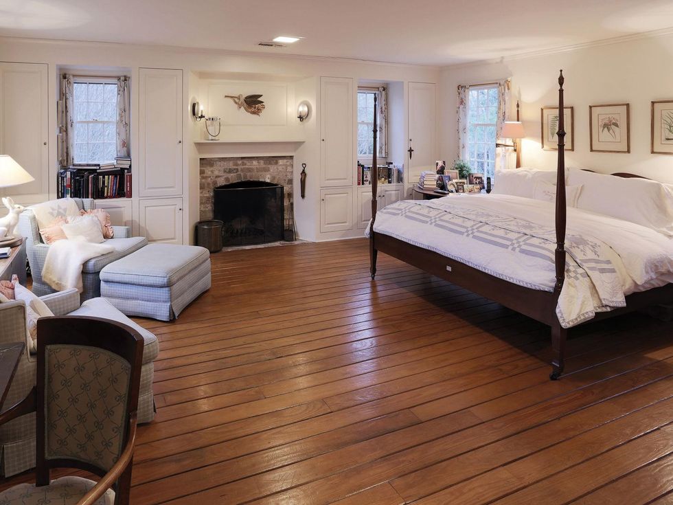 15 On the Market 11030 Greenbay St. April 2014