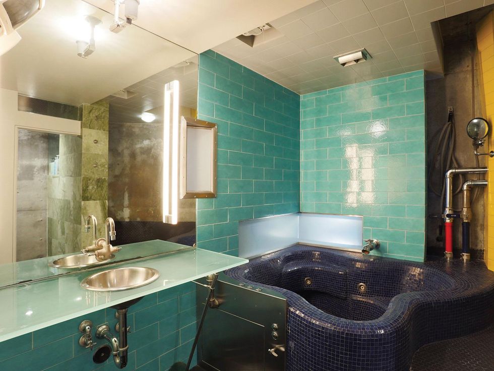 15 On the Market 14 Greenway No. Ph 28e November 2014 master bath