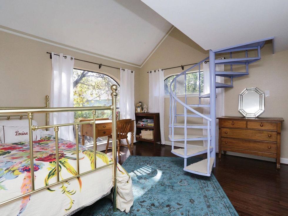 15 On the Market 2205 Tangley St. January 2015