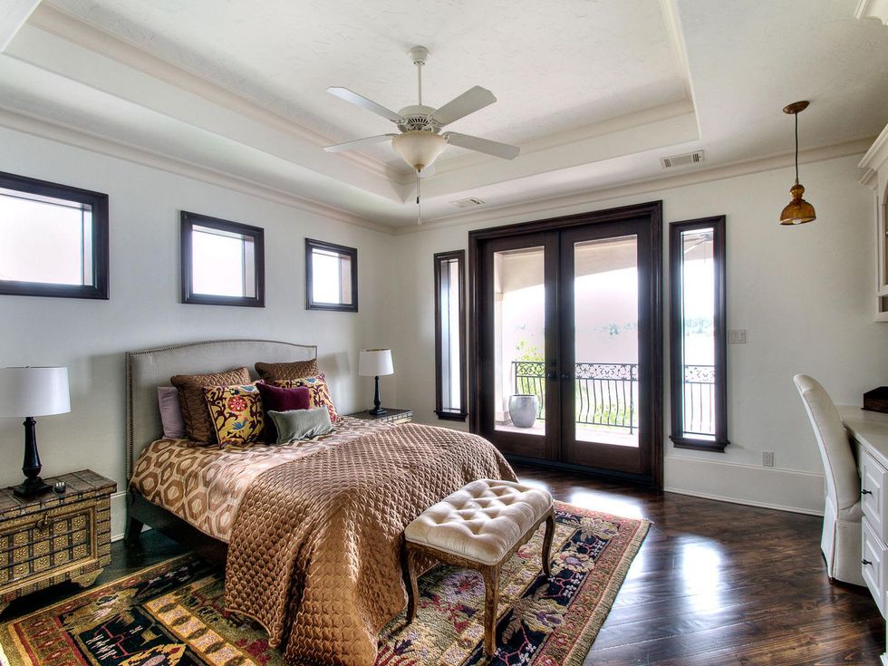 15 On the Market 236 West Shore January 2014