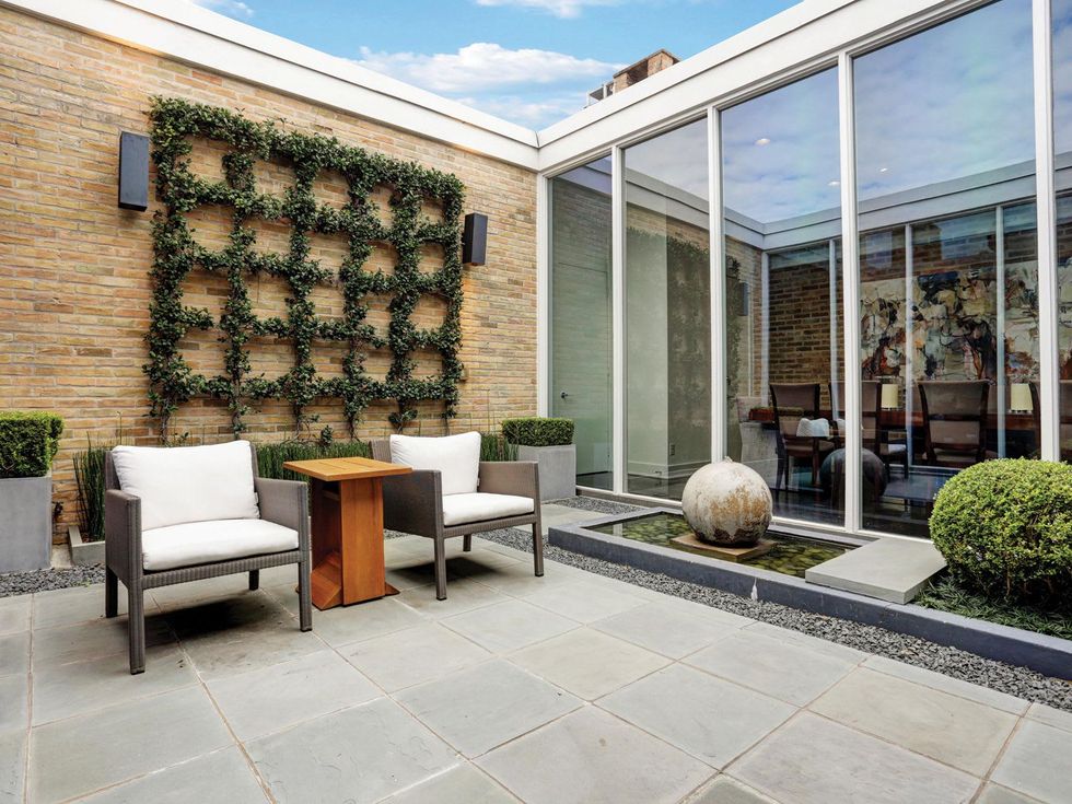 15 On the Market 5000 Longmont No. 8 January 2015