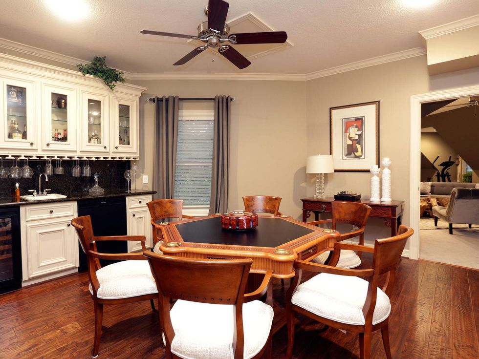 15 On the Market 7 Saddlewood Estates December 2013