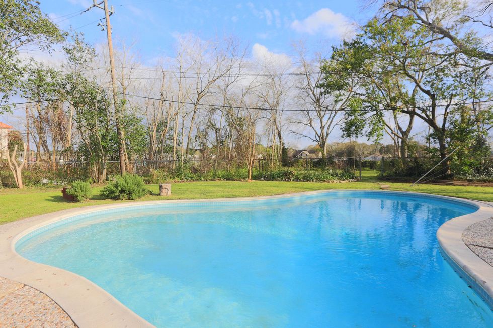 15 On the Market 9307 McAvoy March 2014