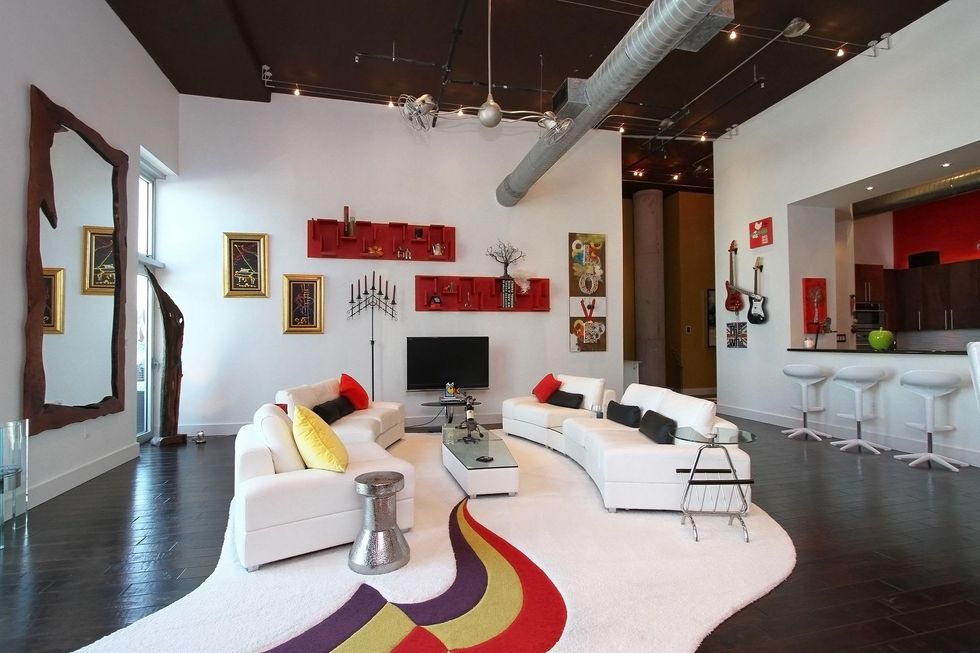 15 On the Market Bagby 2000 Unit 15400 March 2014