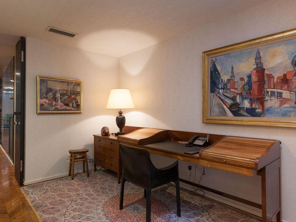 16 On the Market 10 S. Briar Hollow Lane No. 26 June 2014