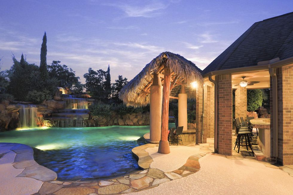 16 On the Market 2702 Lauren Rose Lane July 2014