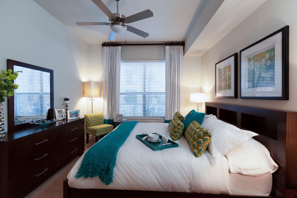 16 On the Market 2900 W. Dallas St. February 2014