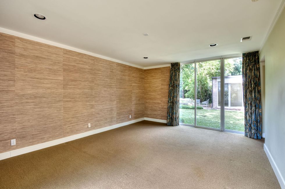 16 On the Market 411 Fall River The Walser House October 2014 Master