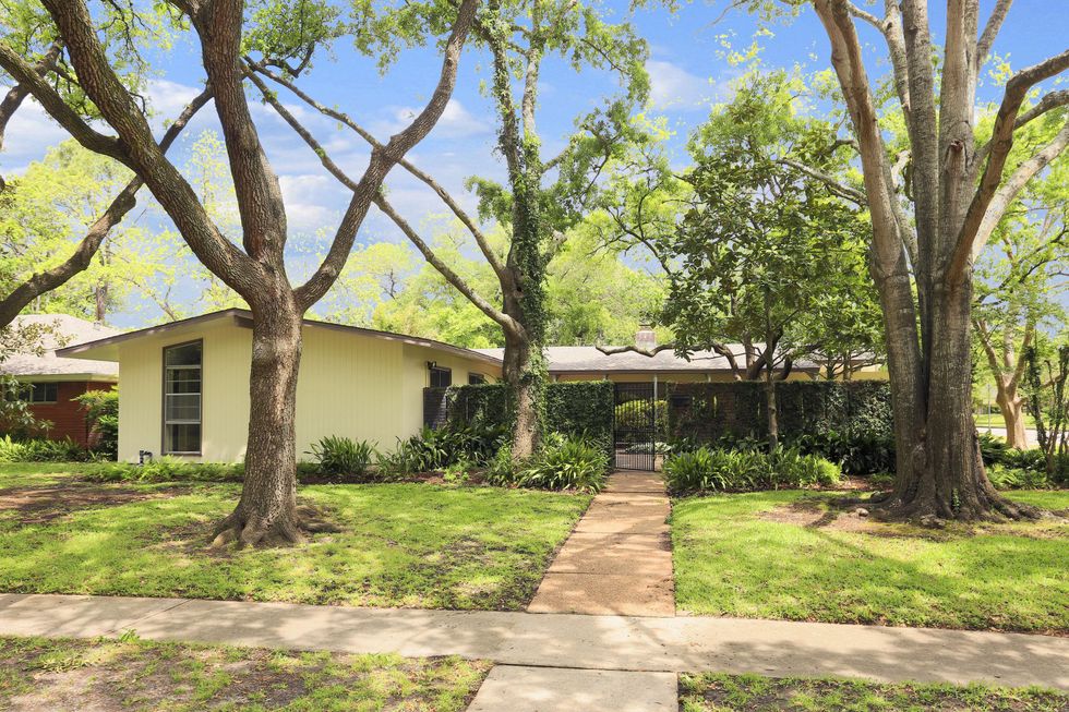 16 On the Market 5102 Jackwood St. April 2014 front