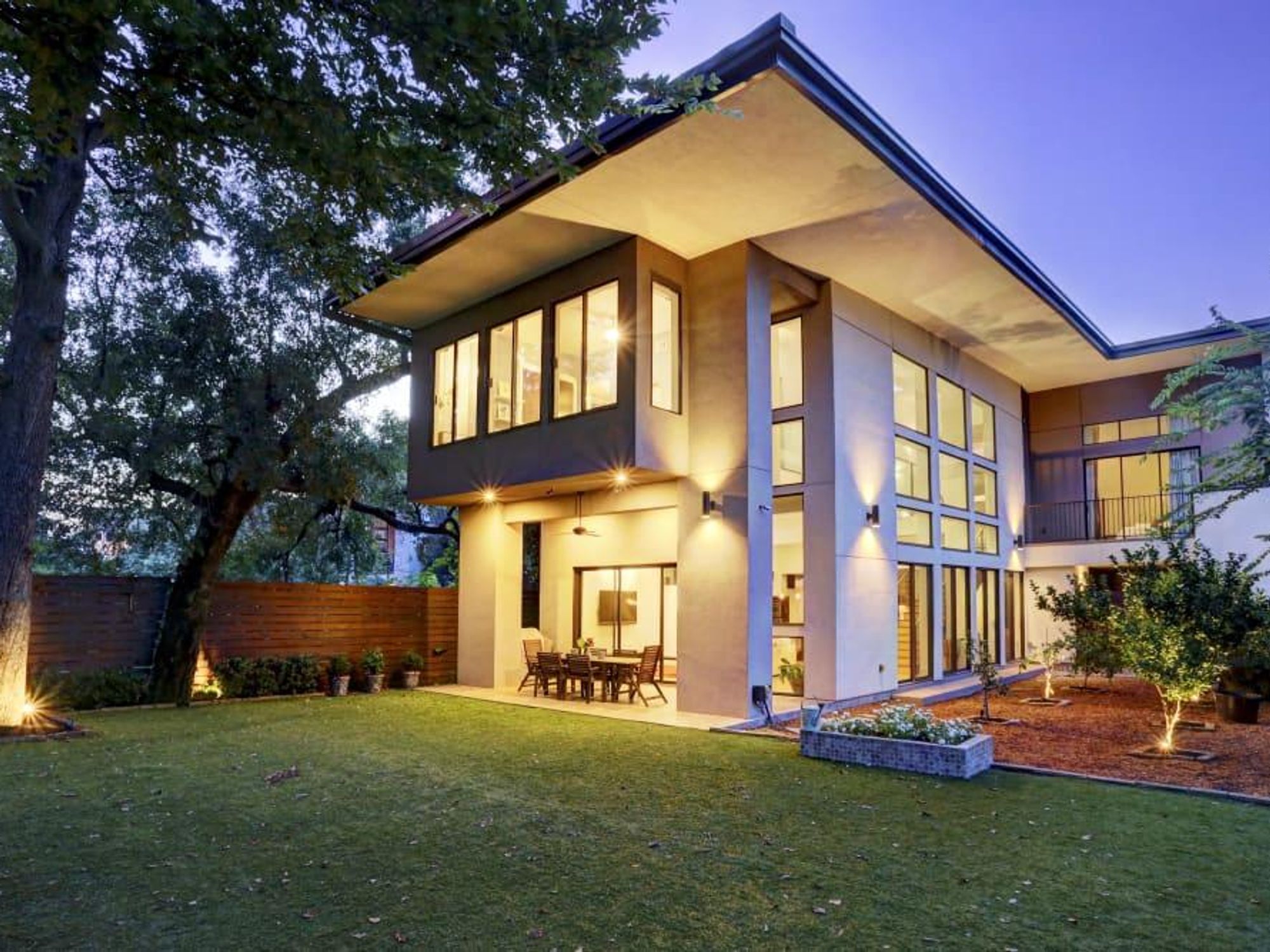 16 On the Market 734 E. 8th St. Houston Heights March 2015