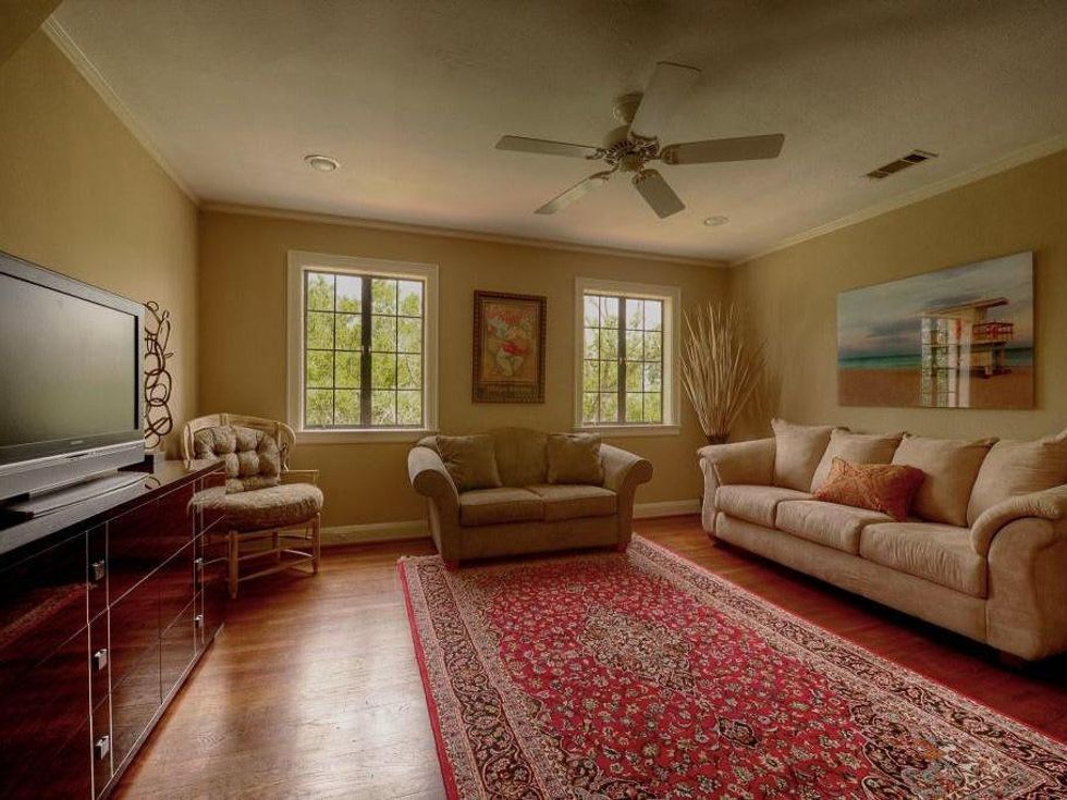 16 On the Market Hobby Manor at 2115 Glen Haven Blvd. October 2013 fifth bedroom used as den