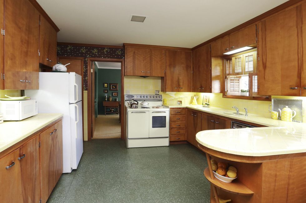 16 On the Market mid-mod ranch-style house in Brookshire 6th and Purdy streets September 2014