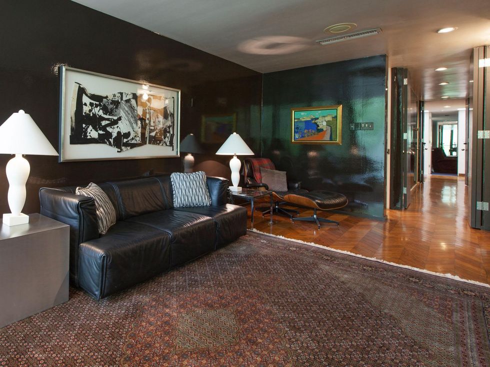 17 On the Market 10 S. Briar Hollow Lane No. 26 June 2014