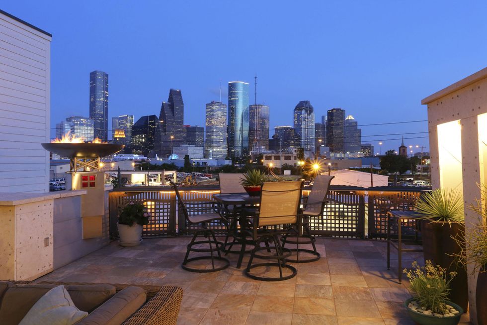 17 On the Market 1322 Dart July 2014