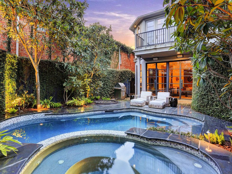 17 On the Market 1807 Brun St. January 2015