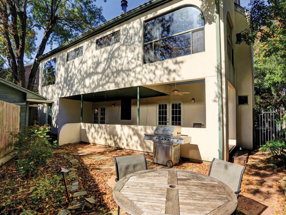 17 On the Market 2205 Tangley St. January 2015