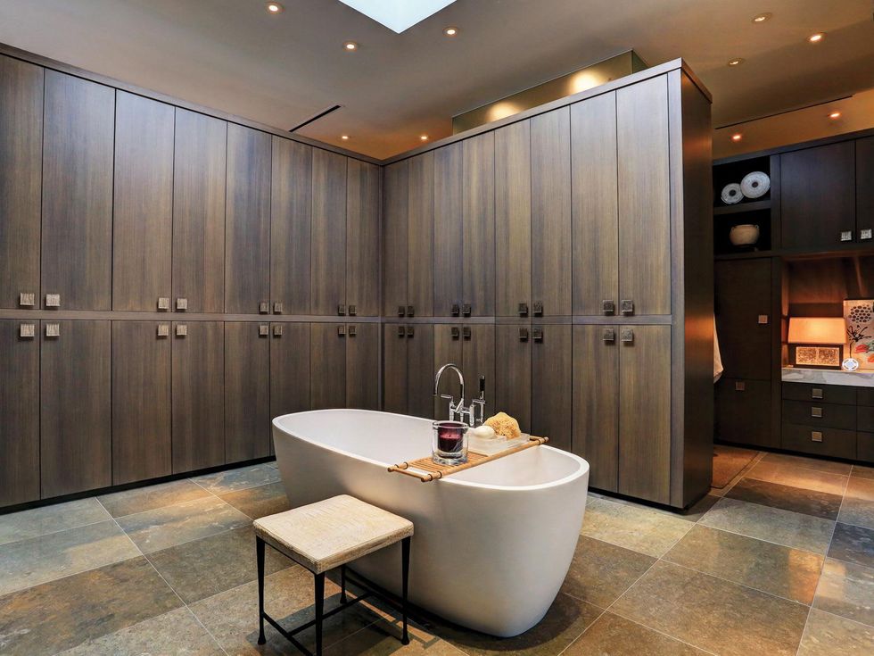 17 On the Market 2212 Salisbury St. River Oaks April 2015custom wardrobes