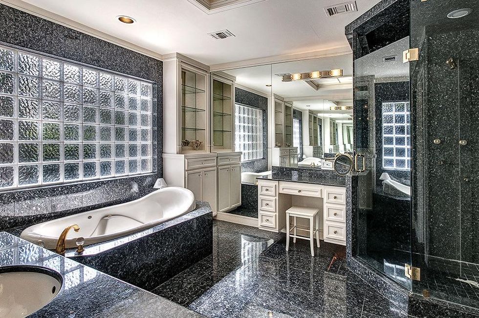 17 On the Market 411 Fall River The Walser House October 2014 Master Bath