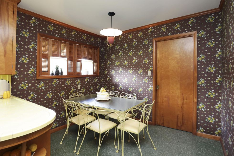 17 On the Market mid-mod ranch-style house in Brookshire 6th and Purdy streets September 2014