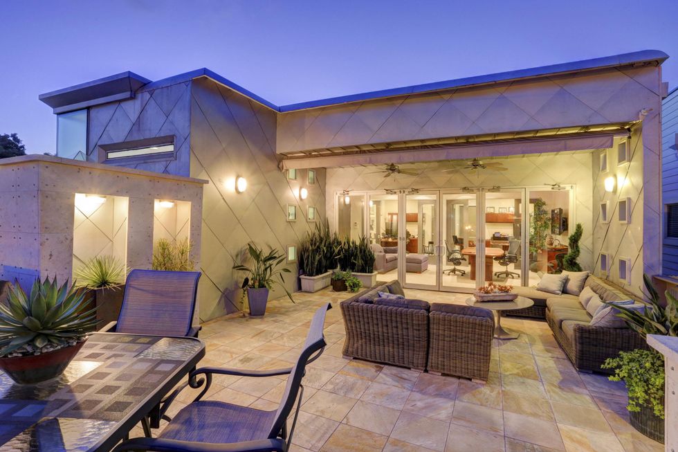 18 On the Market 1322 Dart July 2014