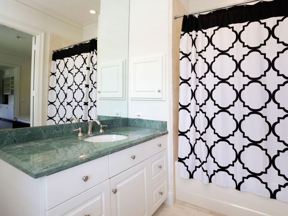 18 On the Market 8607 Pasture View Lane February 2014