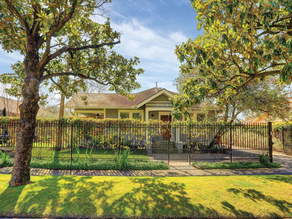 18 On the Market 922 St. Woodland February 2015