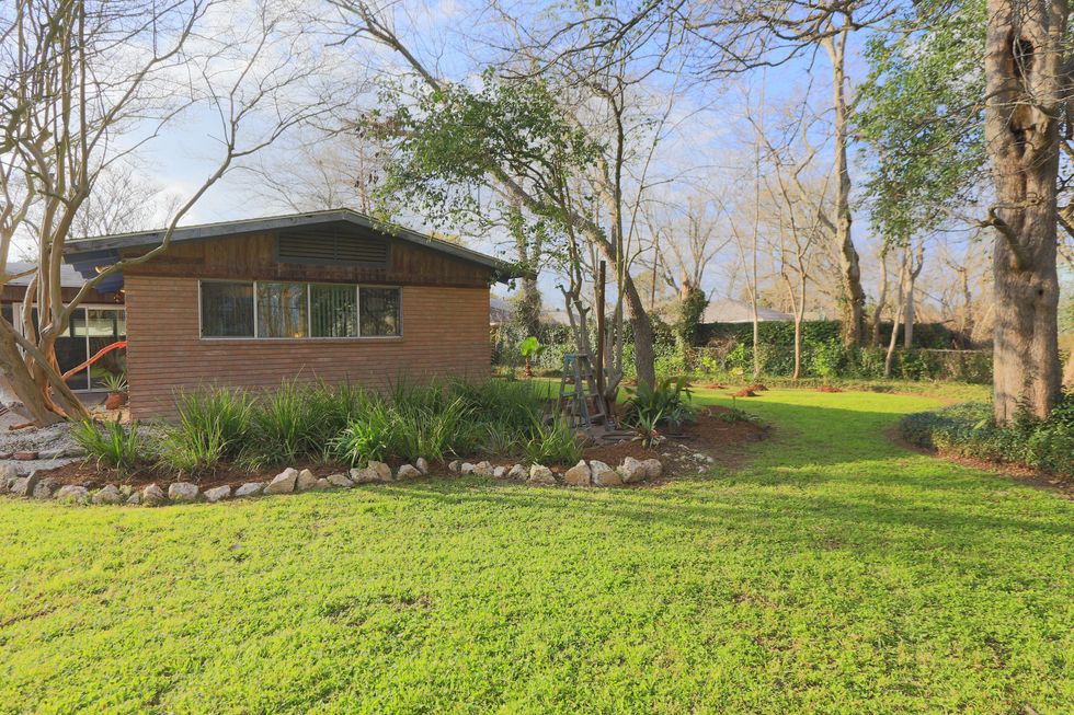 18 On the Market 9307 McAvoy March 2014