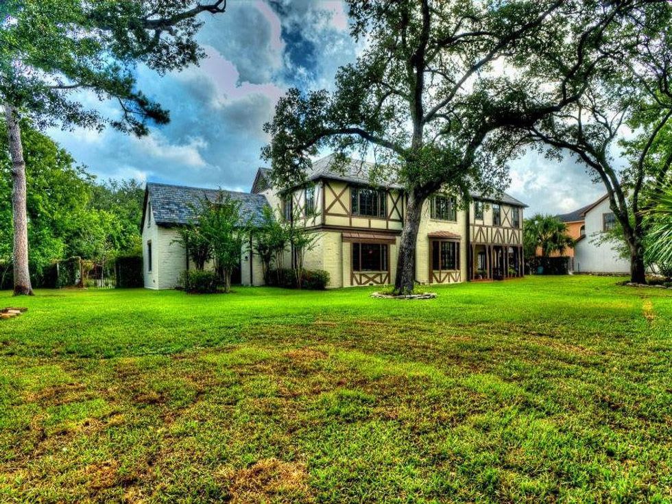 18 On the Market Hobby Manor at 2115 Glen Haven Blvd. October 2013 back yard