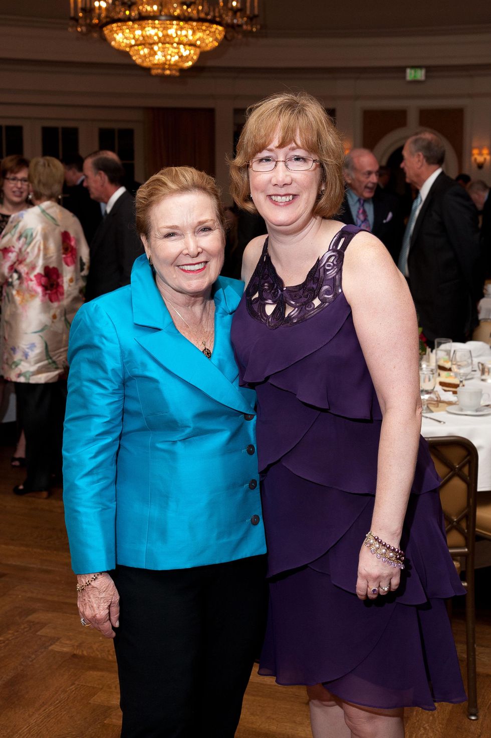 186 Sharon Lietzow, left, and Linda Carmichael at the River Oaks Chamber Orchestra Gala September 2014