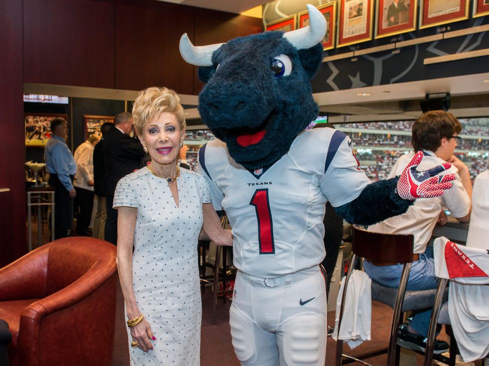 Houston Texans on X: A special tailgate visit from the McNairs