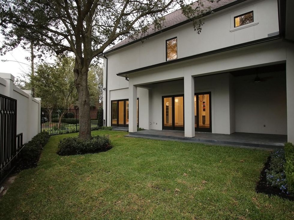 19 On the Market 1302 Milford December 2014