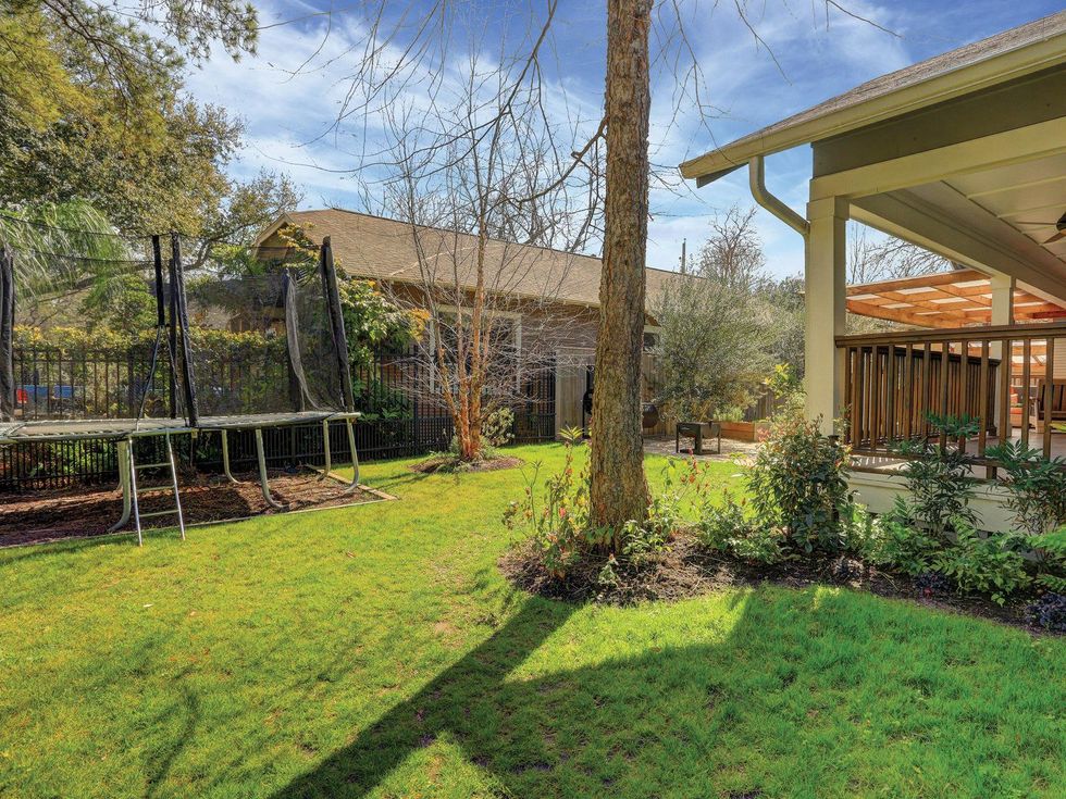 19 On the Market 922 St. Woodland February 2015