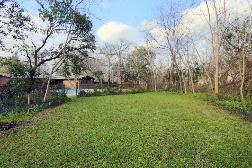 19 On the Market 9307 McAvoy March 2014