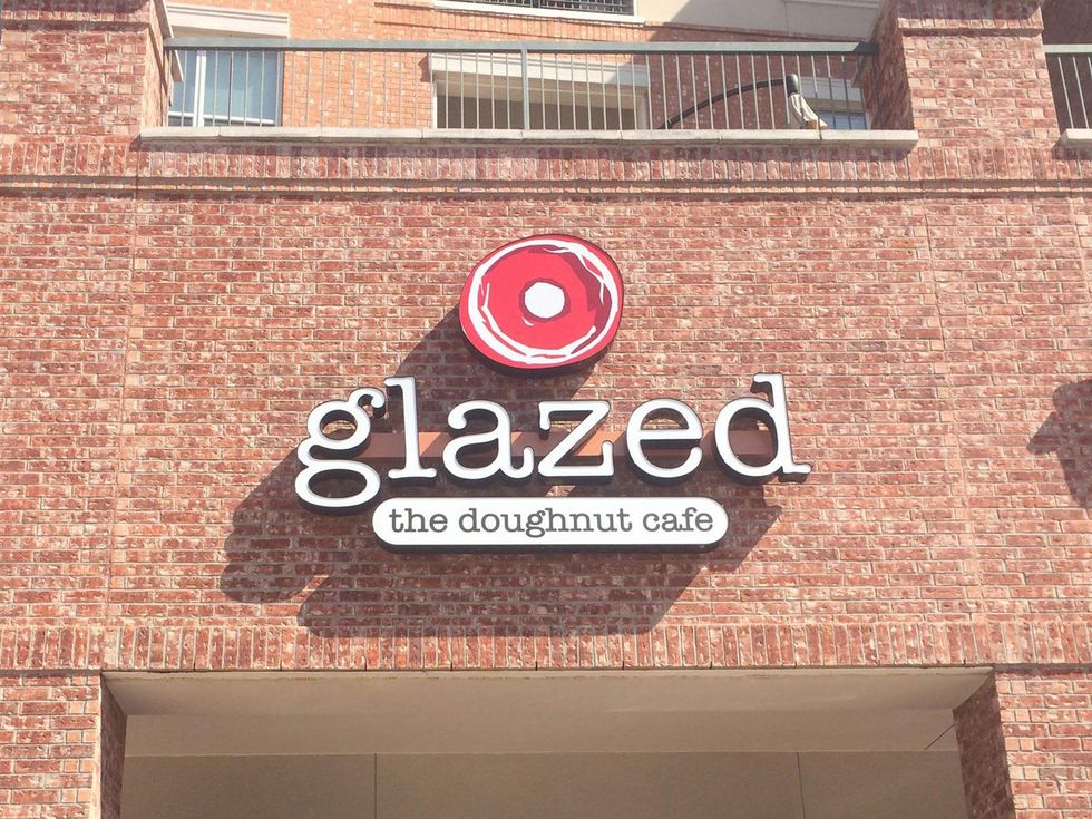 2 Glazed Doughnuts exterior day May 2014