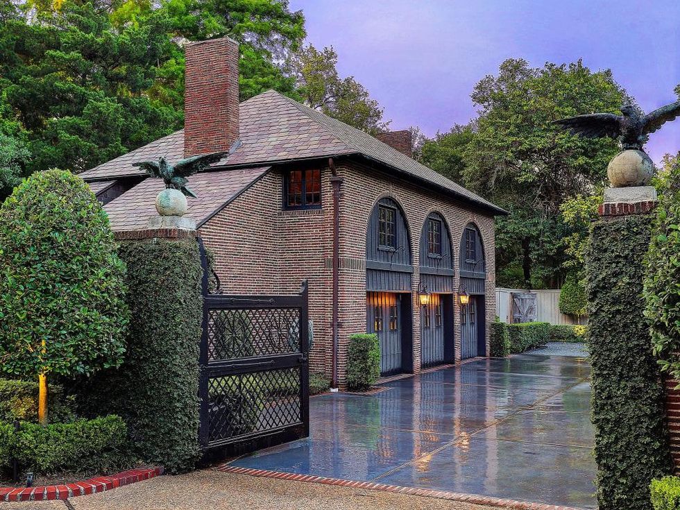 2 Longfellow Lane carriage house