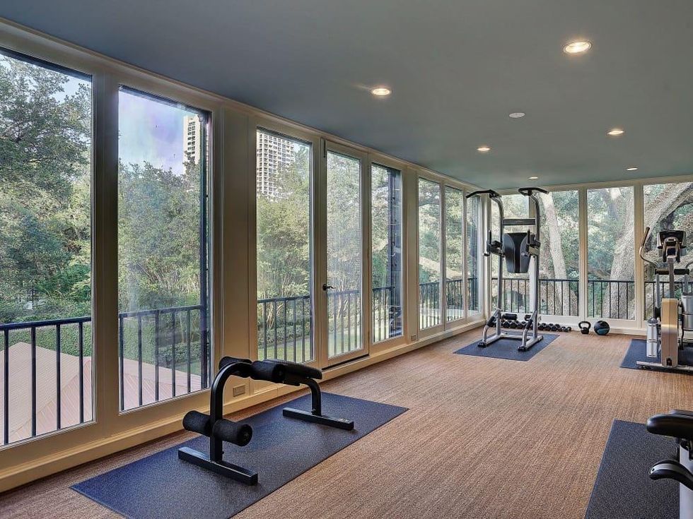 2 Longfellow Lane exercise room