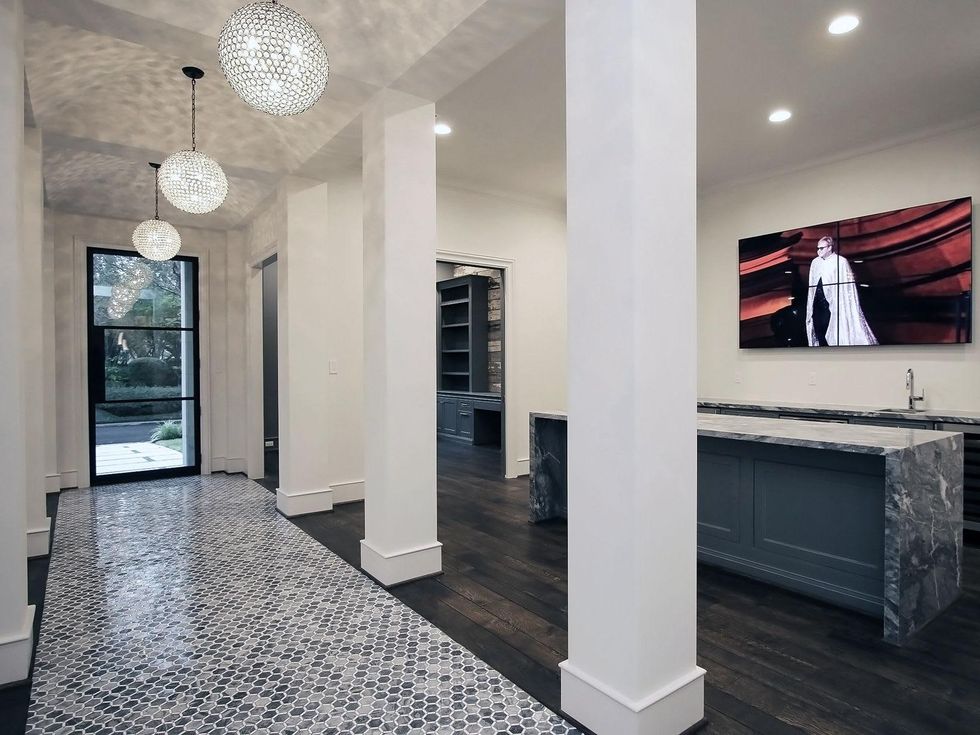 2 On the Market 1302 Milford December 2014