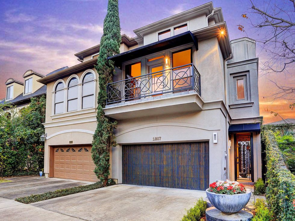 2 On the Market 1807 Brun St. January 2015