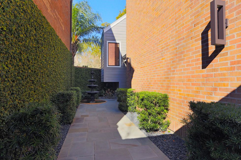 2 On the Market 1812 Bissonnet St. January 2015