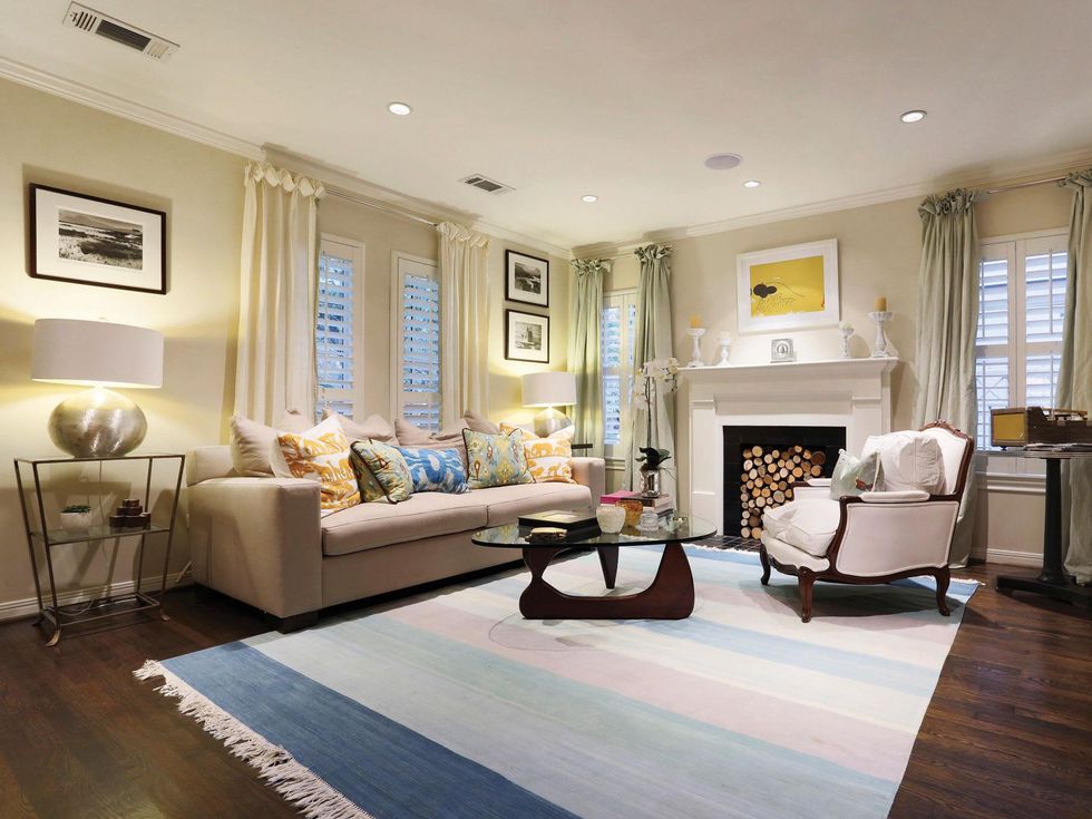 2 On the Market 2128 Bartlett St. September 2014