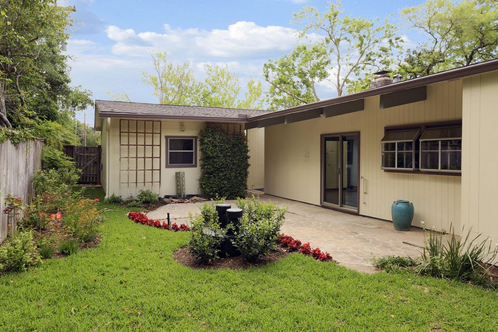 2 On the Market 5102 Jackwood St. April 2014 back yard